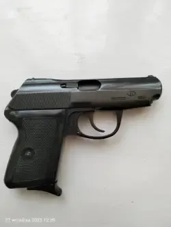 Pistolet P64 