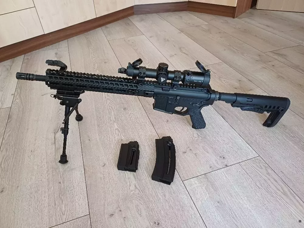 Sprzedam karabin bocznego zapłonu Hammerli TAC R1 .22 kal. Lufa 16", luneta biegowa, dwójnóg, regulowany system gazowy.