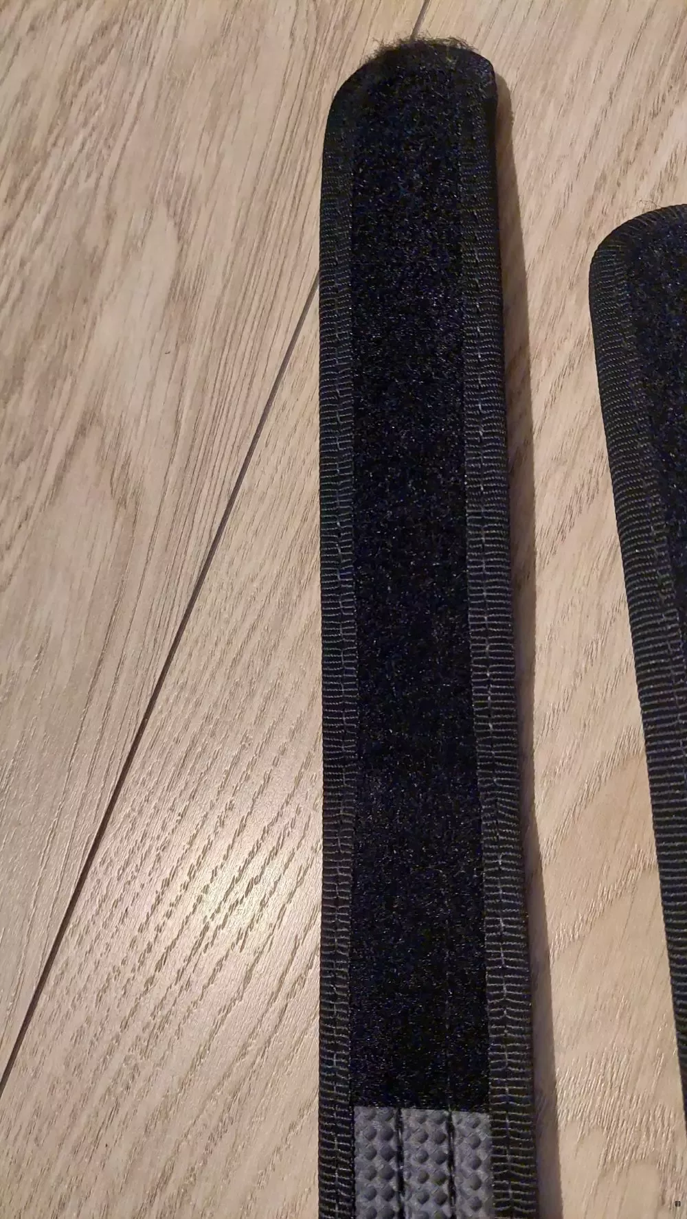 Pas Strzelecki Ghost IPSC Carbon Belt, sprzedaje komplet pas wewnętrzny i zewnętrzny. 
