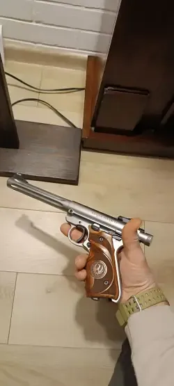 Ruger Mark IV Hunter - dzieło sztuki