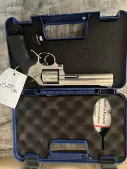Sprzedam NOWY pistolet centralnego zapłonu Smith & Wesson 357 Magnum