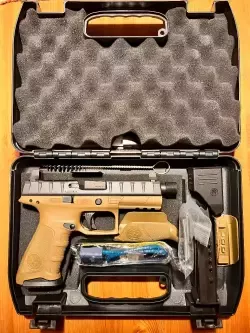 Beretta APX A0 Combat (Wysokie Przyrządy) FDE/BLK