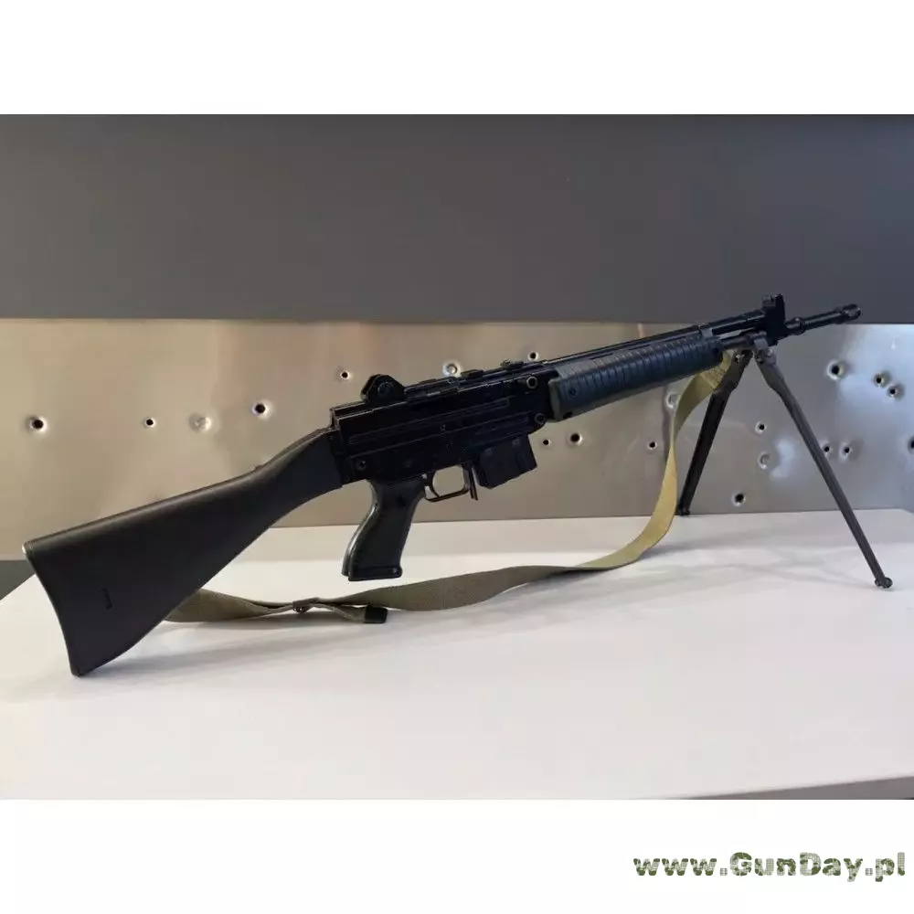 karabinek-samopowtarzalny-beretta-ar70-sport-kal-222-rem-2.jpg