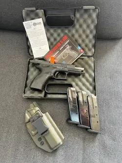 Pistolet 9 mm. Grand Power K 100 MK 12