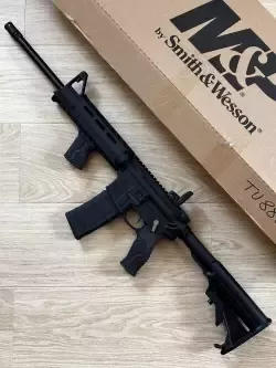 Sprzedam karabinek S&W M&P 15 Sport II .223/5,56 + spust Triggertech + dodatki i ulepszenia. Przebieg ok. 700 naboi. Stan idealny.