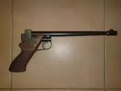 6 Pistolet jednostrzałowy sportowy kaliber 22LR
