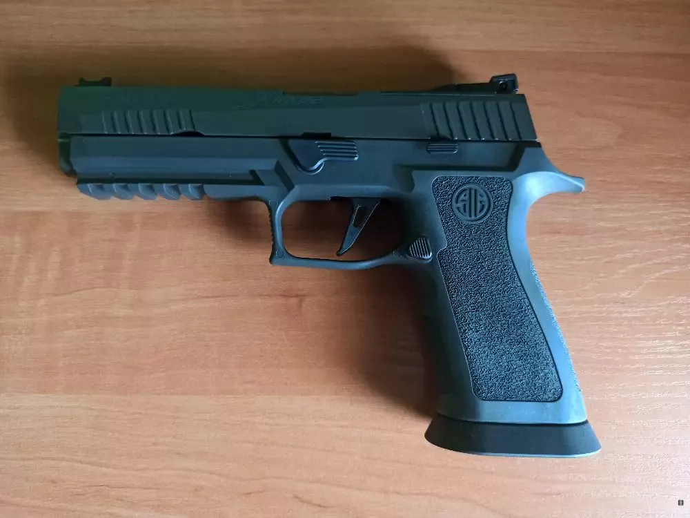 Sig Sauer P320 X-Five Legion. Wystrzelone ok 400 - 500 sztuk. W zestawie 3 magazynki i 2 sprężyny.