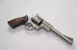 Ruger Super Redhawk z lufą 7,5" w kalibrze .44Magnum