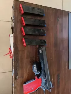 Sprzedam NOWY pistolet CZ 75 Shadow, specjalna kanadyjska edycja, szereg znaczących udoskonaleń.