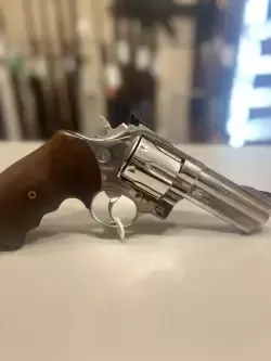 Rewolwer TAURUS kal. 44Mag.
