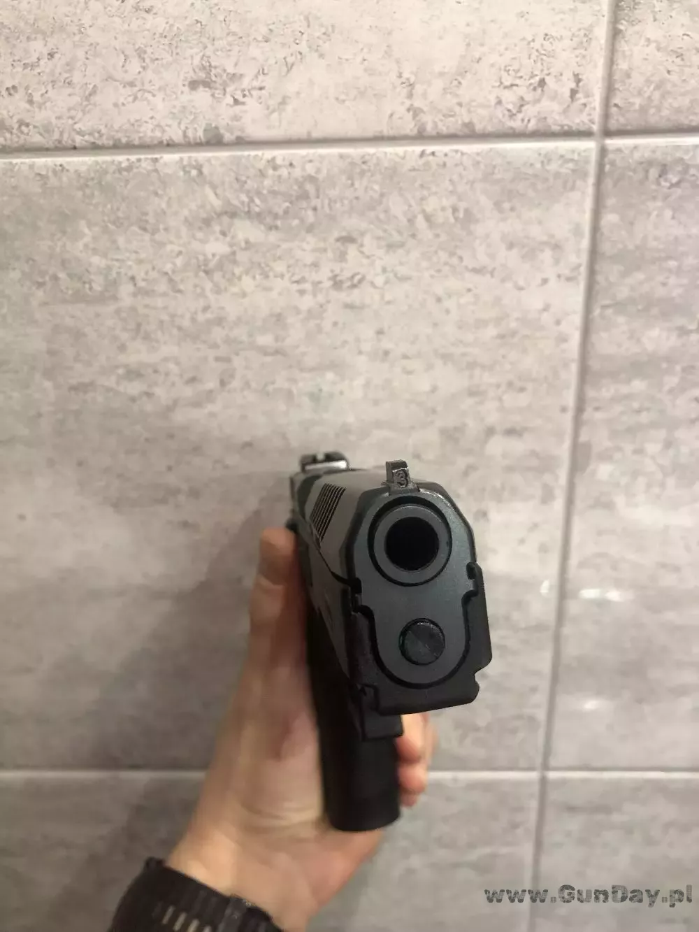 235Cg0i[1].jpeg