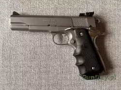 Pistolet Springfield 1911 A1 kal. 9mm.  Broń w ładnym stanie, jak na zdjęciach.