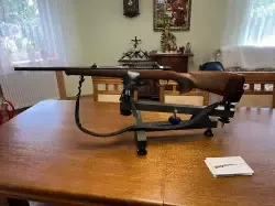 CZ 557 z szyną montażową Picatinny. 

l