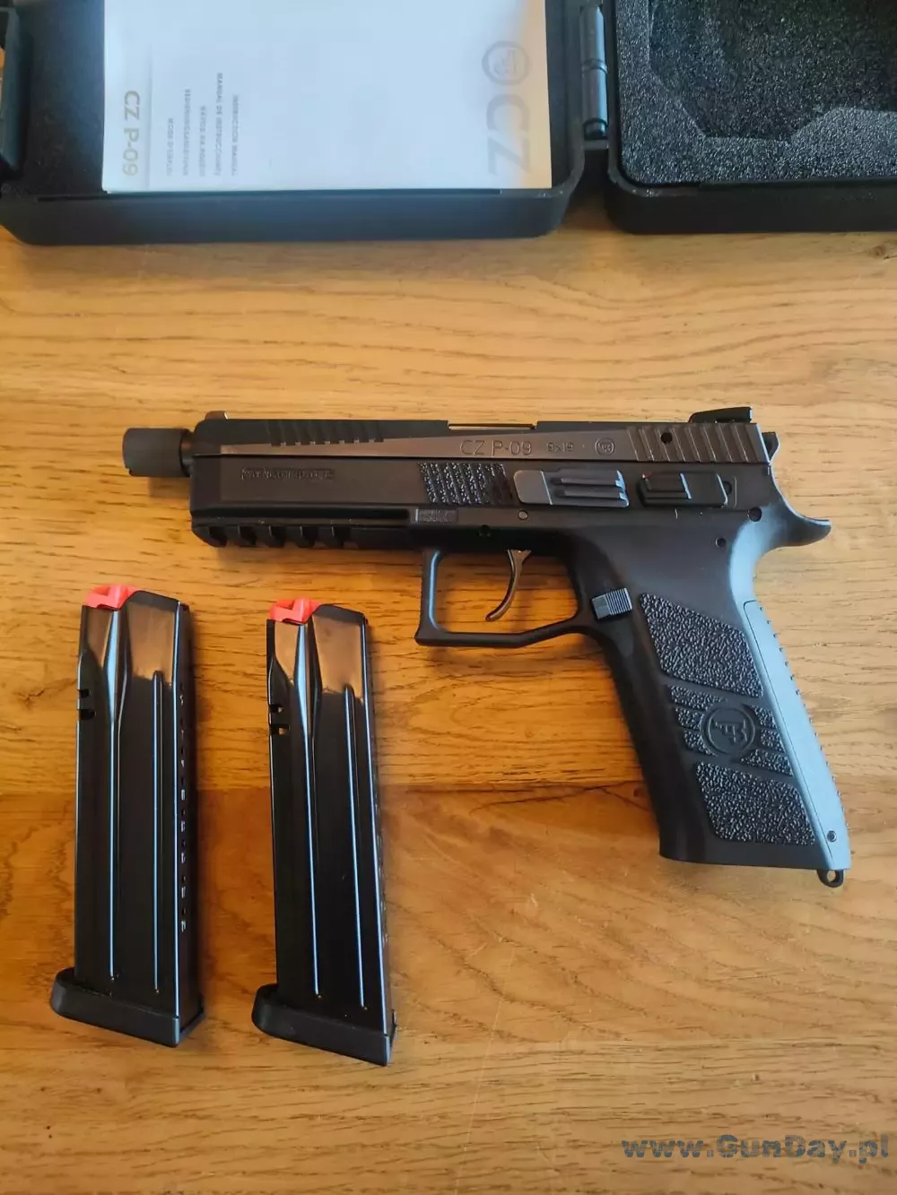 Sprzedam pistolet CZ p-09 9mm,  Stan jak na zdjęciu widać jest idealny. 