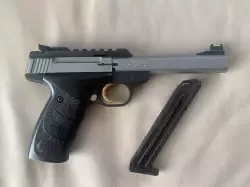 Sprzedam pistolet sportowy Browning Buck Mark Plus kal. 22LR