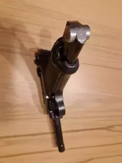 Sprzedam pistolet p08 byf z 1941 roku. Zgodny w całości wraz z iglicą oraz lufą. 