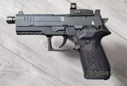 AREX Zero1 Tactical. Komplet fabryczny pistoletu firmy AREX Defense. Zewnętrzny gwint na lufie pod tłumik lub kompensator.