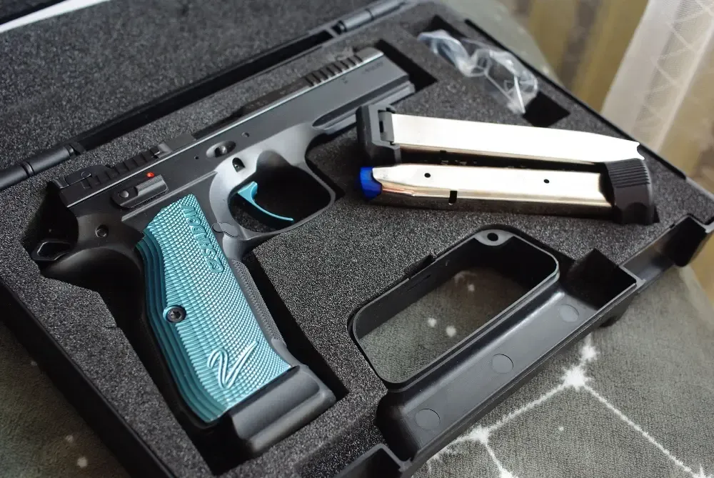Sprzedam pistolet CZ SHADOW 2 SA + zestaw sprężyn Miroslav Zapletal