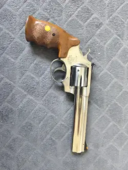 Rewolwer Alfa model 3561 kal 357 mag. Praktycznie nowy