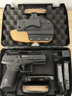 Beretta Apx A1, zakupiony w styczniu 2024r, duży zestaw.