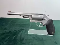 Rewolwer TAURUS model. THE JUDGE Kaliber .410