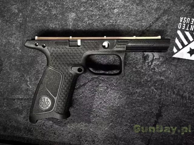 4gun-beretta-14.jpg