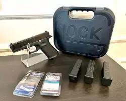 Pistolet Glock 45 MOS, zestaw, kal. 9x19 Stan praktycznie nowy