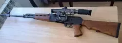 Karabin centralnego zapłonu Zastawa M76 wraz z optyką i magazynkiem.