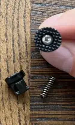 Powiększony zrzut magazynka do Walthera Q5 / PDP