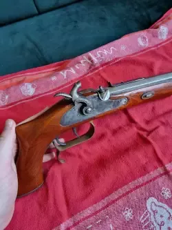 Hiszpański Pistolet czarnoprochowy kapiszonowy Cal.45 bardzo dobry stan ( strzelany ) 