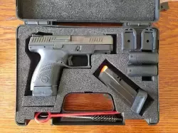 Sprzedam pistolet CZ P10S zakupiona 04.04.2024r z przelotem 500-600 pestek, jeden magazynek nieużywany.