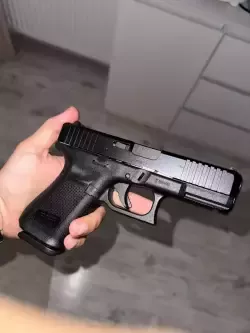 Praktycznie nowy glock 19 gen 5 plus dodatki 