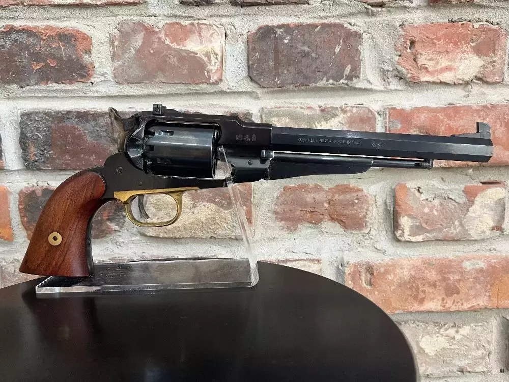 Rewolwer czarnoprochowy Remington 1858 8″ RGT44