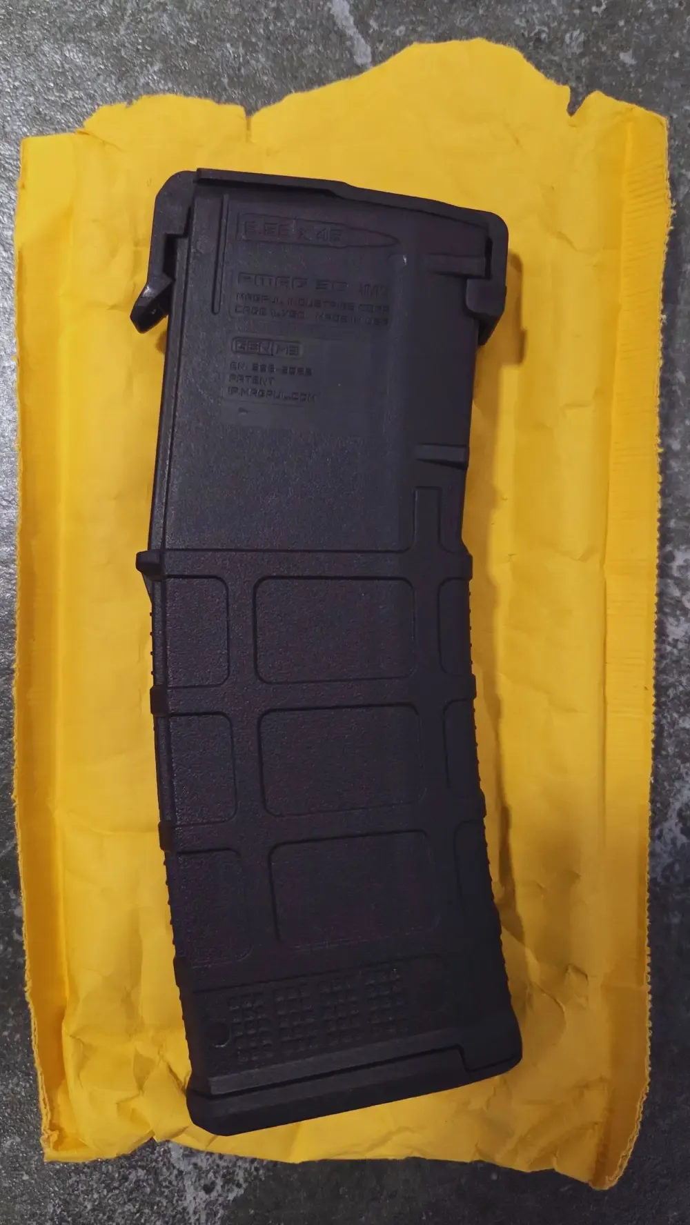Sprzedam magazynek Magpul PMAG 30 AR-15 / M4 GEN M3 kol. Czarny (MAG557) - 5 szt. !!!