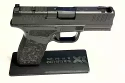 Sprzedam pistolet Springfield Hellcat Pro Comp. Kupiony 12.2024, przebieg ok. 100 szt. Zestaw: 2 Kabury Allien  OWB/IWB.