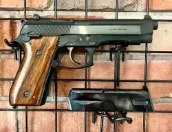 Pistolet Taurus PT 99AF, beretta 92fs - stan bdb +