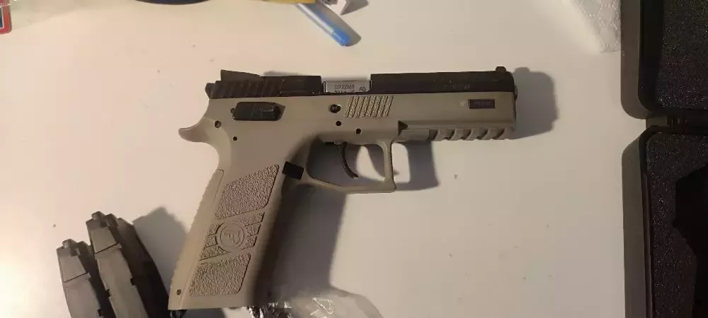 Sprzedam pistolet CZ P-09 FD .22LR – używana, w świetnym stanie!