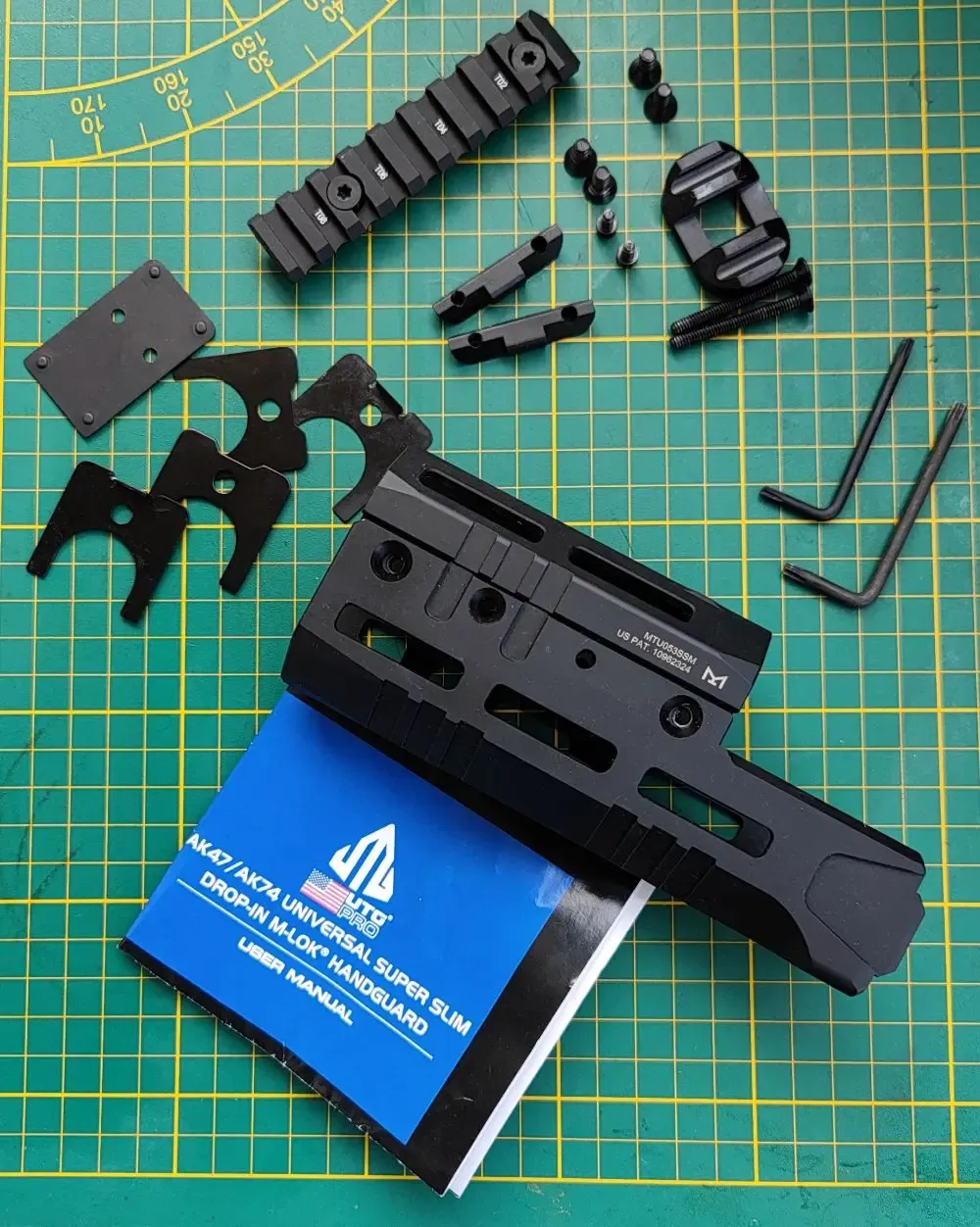 Łoże Ak47 UTG Leapers Super Slim M-LOK