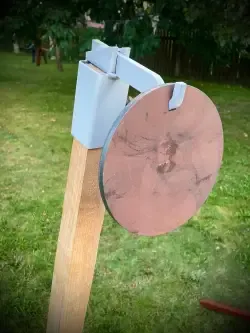 Gong fi200mm Hardox 450 z mocowaniem na kantówkę