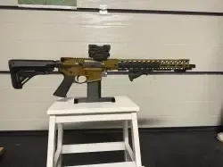 Karabin AR-15 Lead Star Arms kal 5.56x45/.223rem Wylde, model GRUNT, Lufa 16’’, kolor FDE
