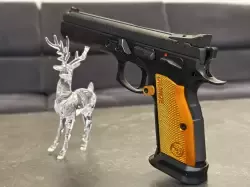 Sprzedam pistolet centralnego zapłonu CZ 75 TS Orange. Pistolet w stanie idealnym, maksymalny przelot to 200 szt. 