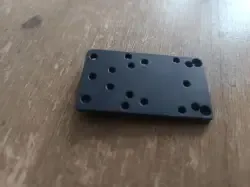 Płytki pod koli (chyba glock).
Taka lub taka po 20zł ;)