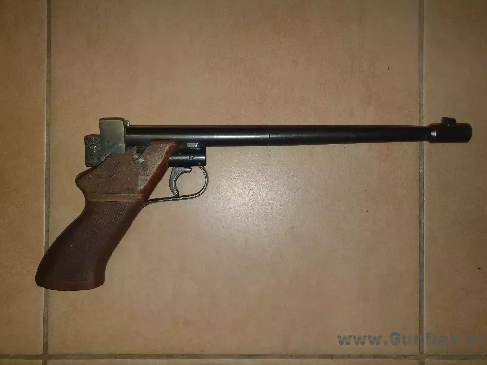 6 Pistolet jednostrzałowy sportowy kaliber 22LR
