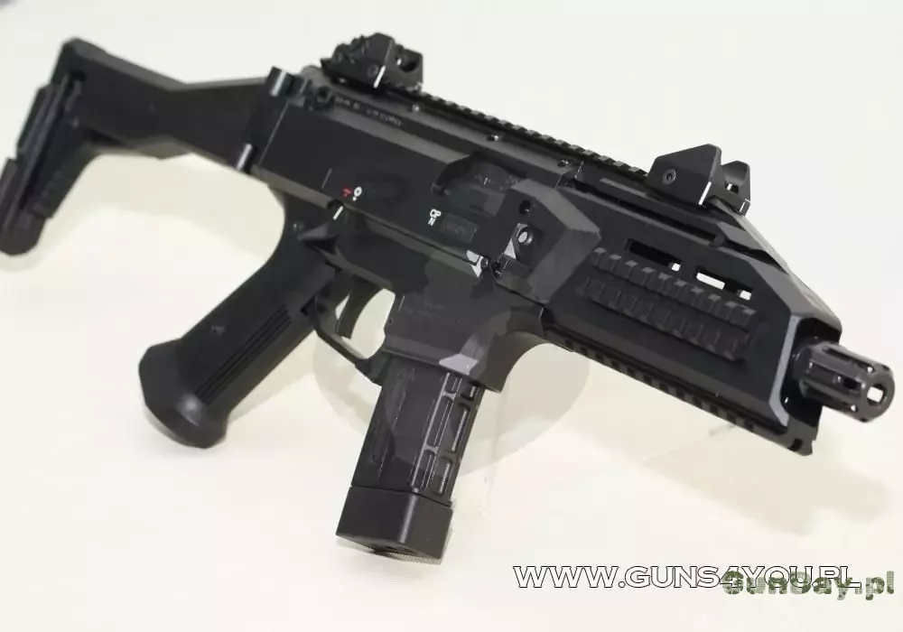 karabin-pcc-9mm-6.jpg