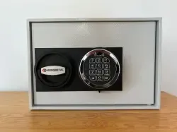 Sejf na broń krótka z zamkiem cyfrowym firmy Konsmetal w klasie S 1