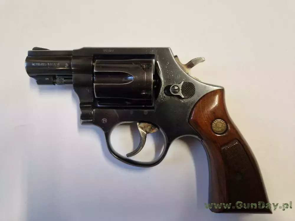 7 Rewolwer Taurus 38.specjal 6 strzalowy