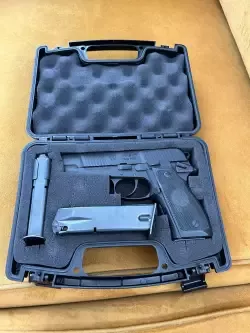 SPRZEDAM PISTOLET MAG95, OKAZ KOLEKCJONERSKI, NIGDY NIE STRZELANY