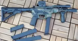 Sprzedam karabinek PCC Angstadt Arms UDP-9 SBR 6" 9x19 + kolimator HE512C GD. Spust Timney, powiększony lejek magazynka.