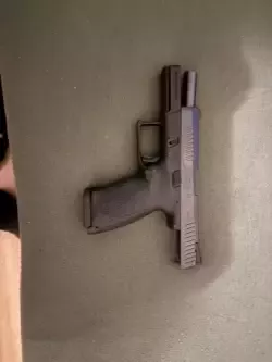 Pistolet CZ P-10 C z kaburą 9x19