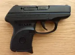 Pistolet Ruger LCP #3701 .380 AUTO/ACP 9x17mm jak nowy, w zestawie jak ze sklepu, na gwarancji. Idealny do pocket carry. R.2024
